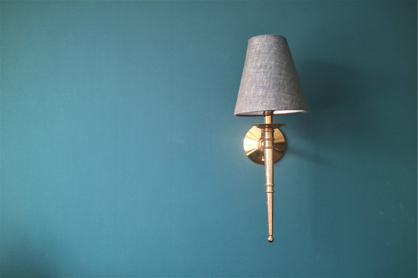 Considerations before choosing plug-in wall sconces for your bedroom